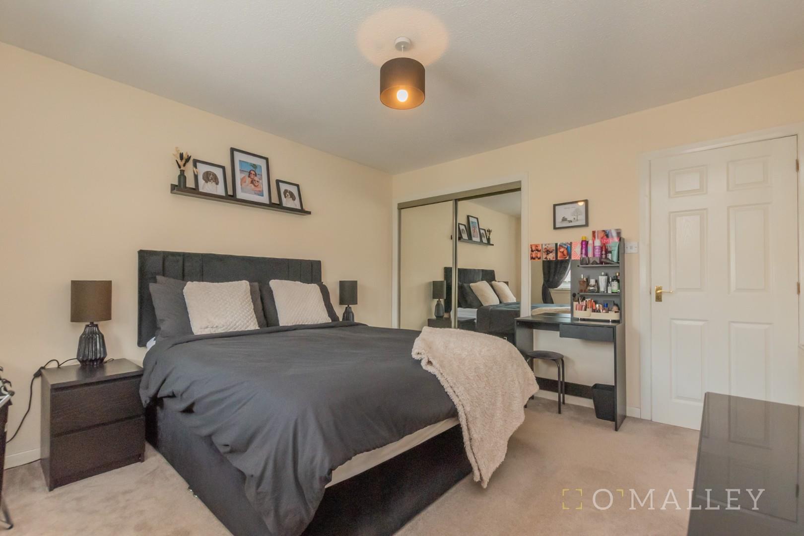 25. Bedroom 1 3.jpg